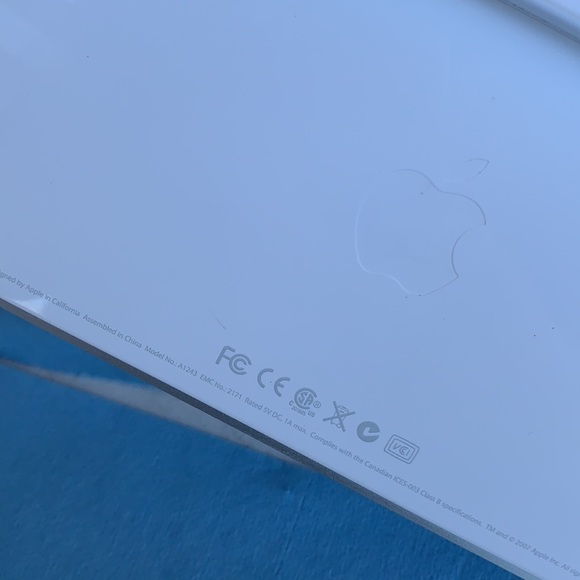 Apple Cable Connection Desktop USB Keyboard White - Picture 3 of 3